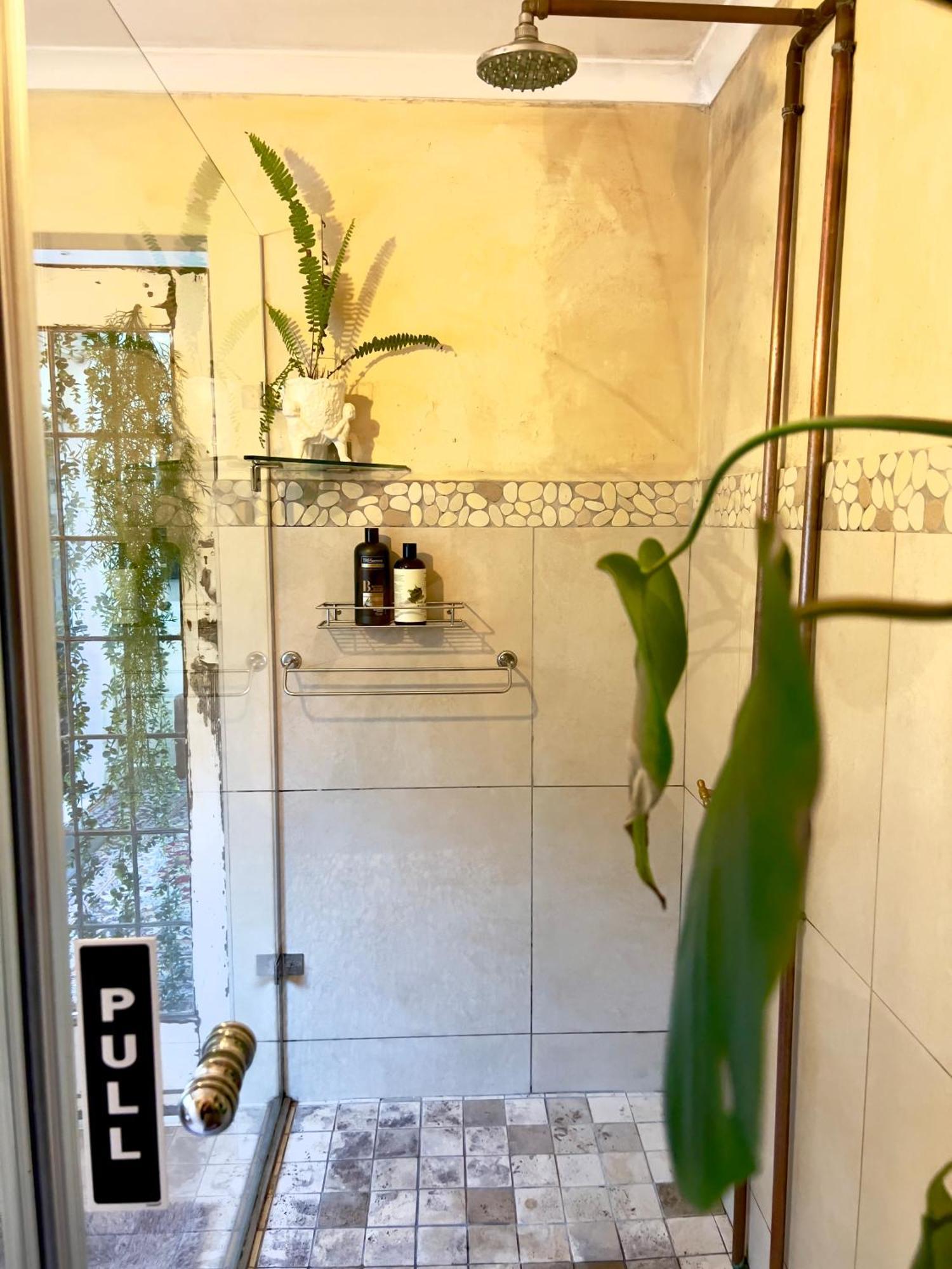 Art-Inspired Bedroom Close To Cbd 모젤베이 외부 사진