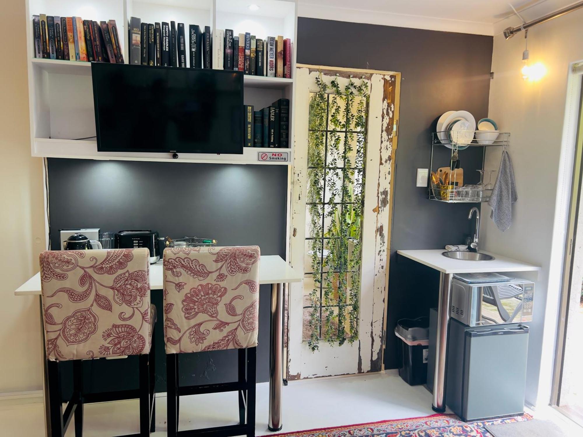 Art-Inspired Bedroom Close To Cbd 모젤베이 외부 사진