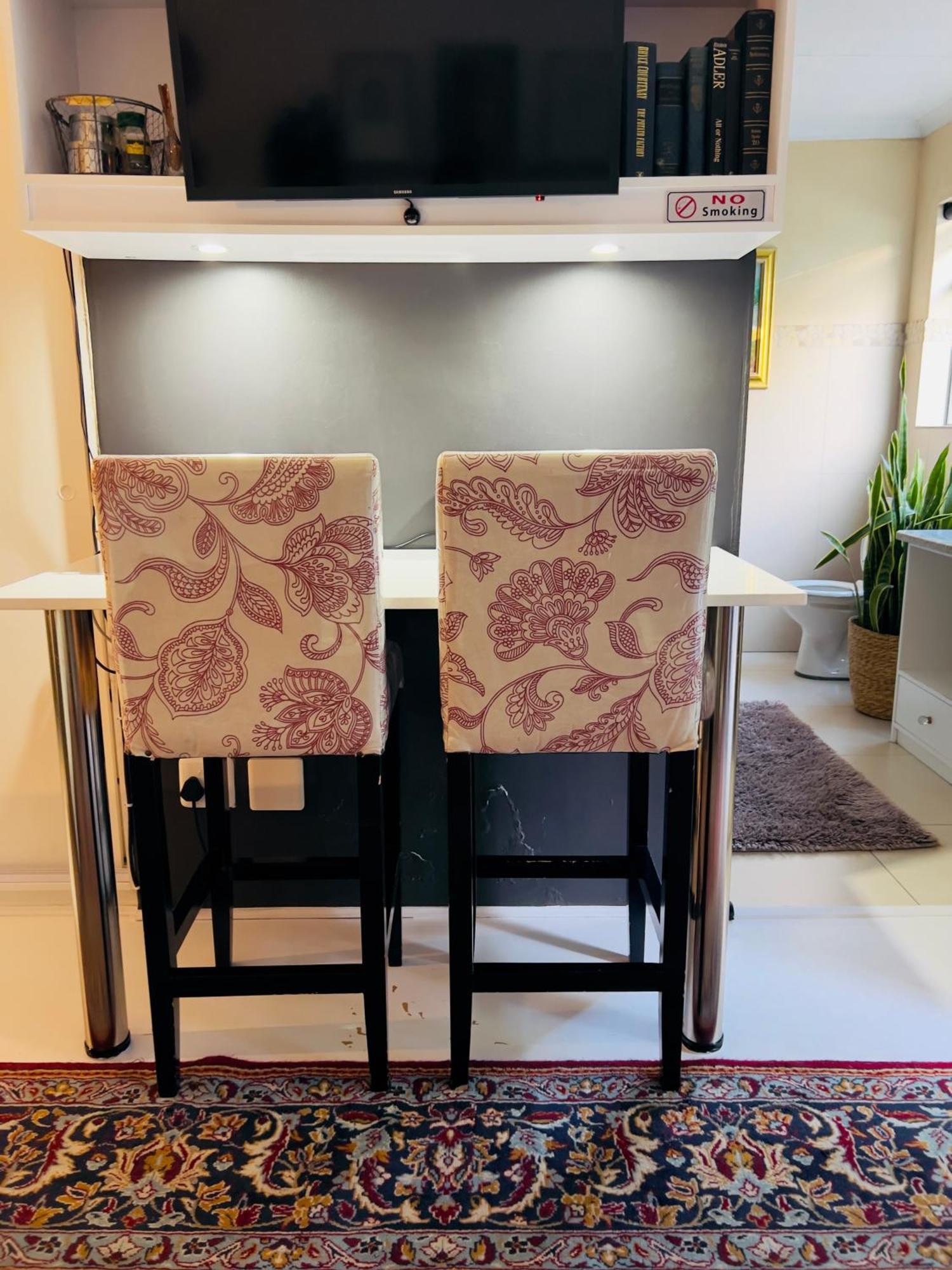 Art-Inspired Bedroom Close To Cbd 모젤베이 외부 사진